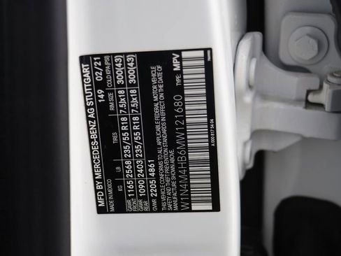 Used 2021 Mercedes-Benz GLB 250 4MATIC image 24