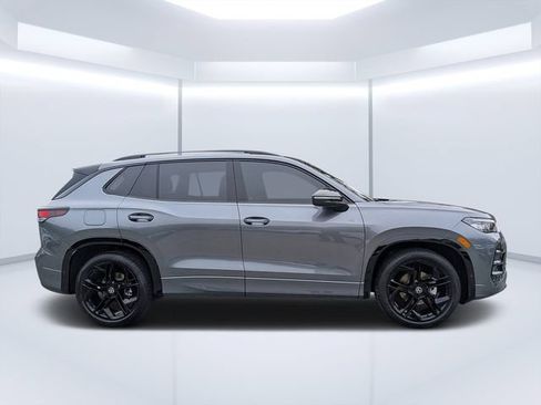 New 2026 Volkswagen Tiguan SE R-Line FWD image 2