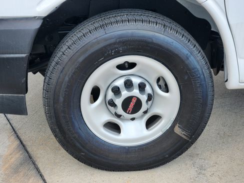 New 2025 GMC Savana 2500 Extended w/ Driver Convenience Package image 8