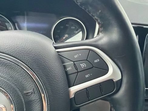 Used 2020 Jeep Compass Limited AWD/4WD image 17