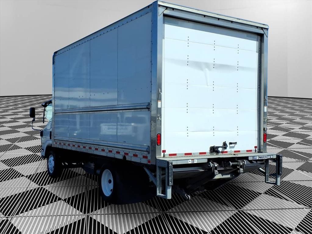 Used 2021 Isuzu NPR RWD image 6