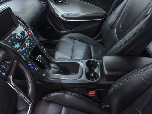 Used 2012 Chevrolet Volt Premium w/ Premium Trim Package FWD image 30