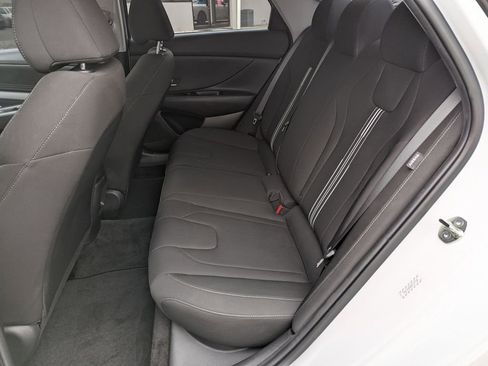 Used 2024 Hyundai Elantra SEL image 28