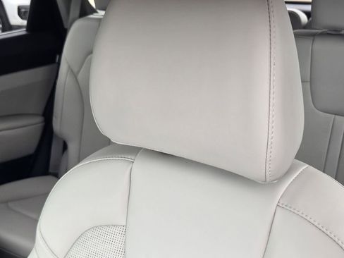 Certified 2025 Kia Sorento EX image 13