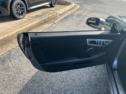 Used 2013 Mercedes-Benz SLK 250 image 22