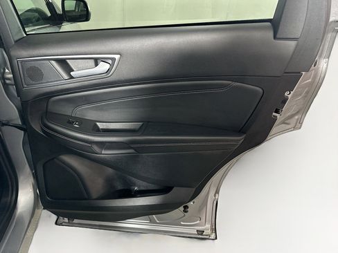 Used 2024 Ford Edge Titanium image 29