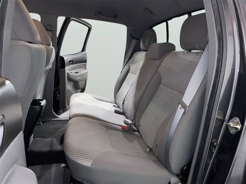 Used 2014 Toyota Tacoma PreRunner w/ SR5 Package image 13