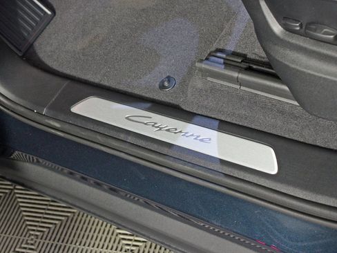Certified 2025 Porsche Cayenne image 18