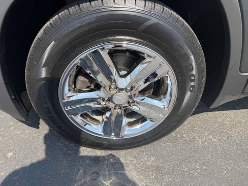Used 2019 Chevrolet Trax LS w/ Tint and Cruise Package FWD image 8