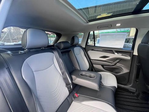 New 2026 Volkswagen Tiguan SE image 14