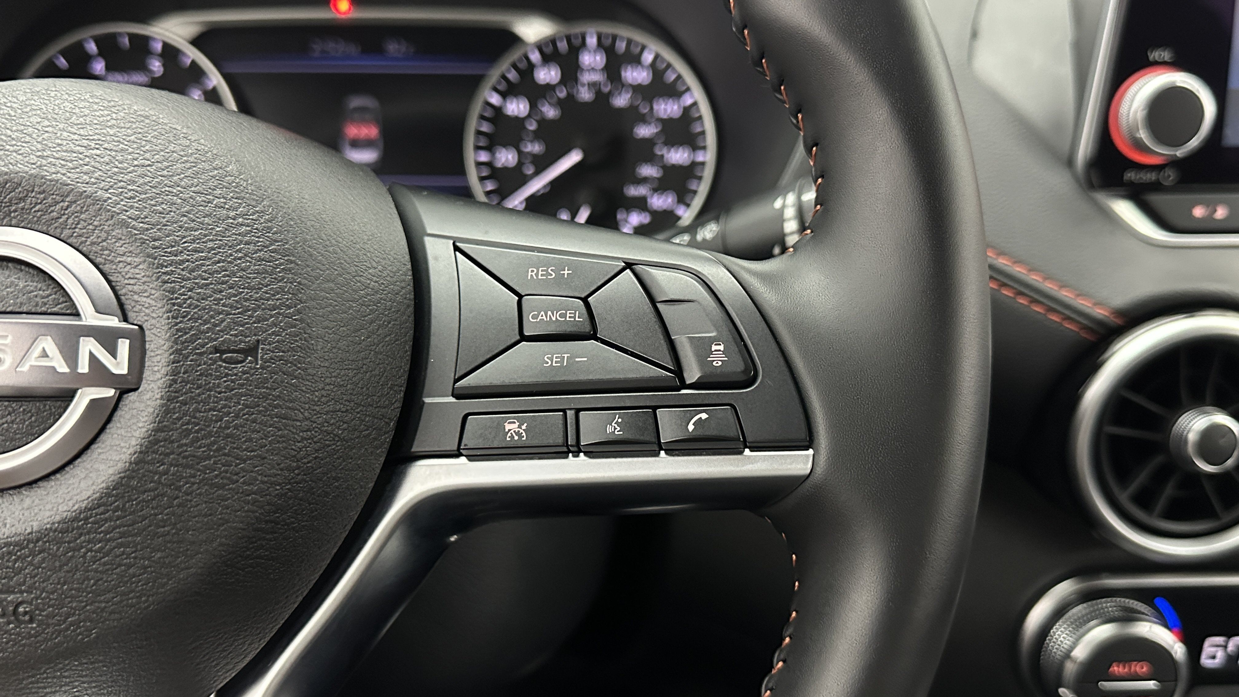 Used 2025 Nissan Sentra SR FWD image 25