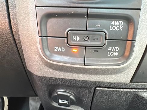 Used 2015 RAM 1500 Express AWD/4WD image 23