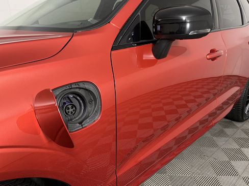 Used 2023 Volvo XC60 T8 Plus image 5