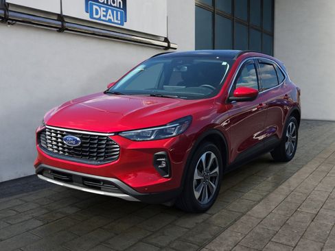 Used 2024 Ford Escape Platinum w/ Class II Trailer Tow Package image 6