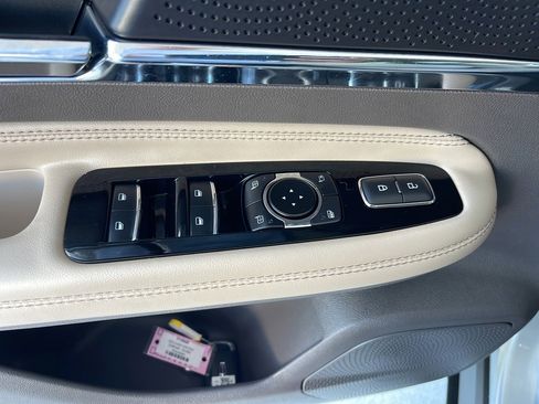 Used 2023 Lincoln Corsair Reserve w/ Equipment Group 201A image 10