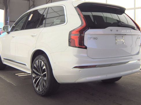 Used 2025 Volvo XC90 B6 Plus AWD/4WD image 4