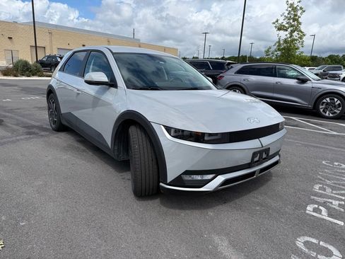 Certified 2023 Hyundai Ioniq 5 SEL w/ Cargo Package RWD image 3