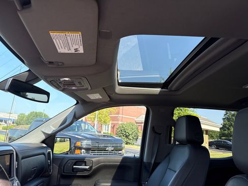 Used 2021 GMC Sierra 1500 SLT w/ SLT Convenience Package AWD/4WD image 15