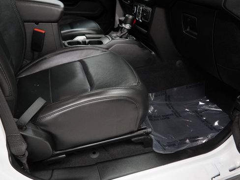 Certified 2022 Jeep Wrangler Unlimited Sahara image 48