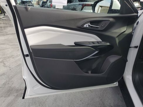 New 2026 Chevrolet Trax LT image 19