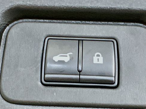 Used 2025 Nissan Rogue SV AWD/4WD image 30
