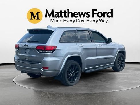 Used 2019 Jeep Cherokee Limited AWD/4WD image 5