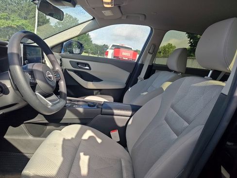 Used 2024 Nissan Rogue SV AWD/4WD image 6