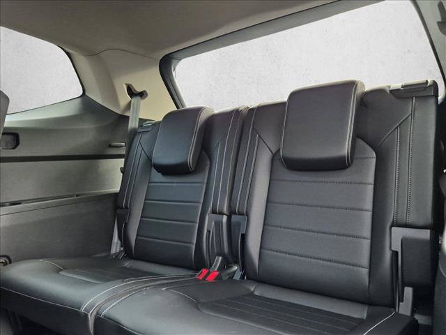Used 2024 Volkswagen Atlas SEL AWD/4WD image 25