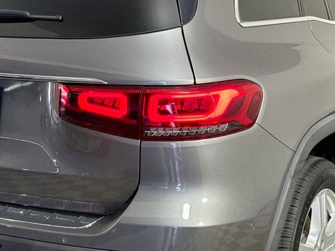 Used 2022 Mercedes-Benz GLB 250 w/ Premium Package Lite image 34