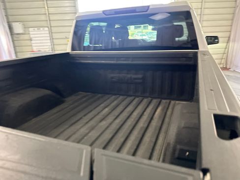 Used 2024 GMC Sierra 1500 Elevation w/ X31 Off-Road Package AWD/4WD image 17