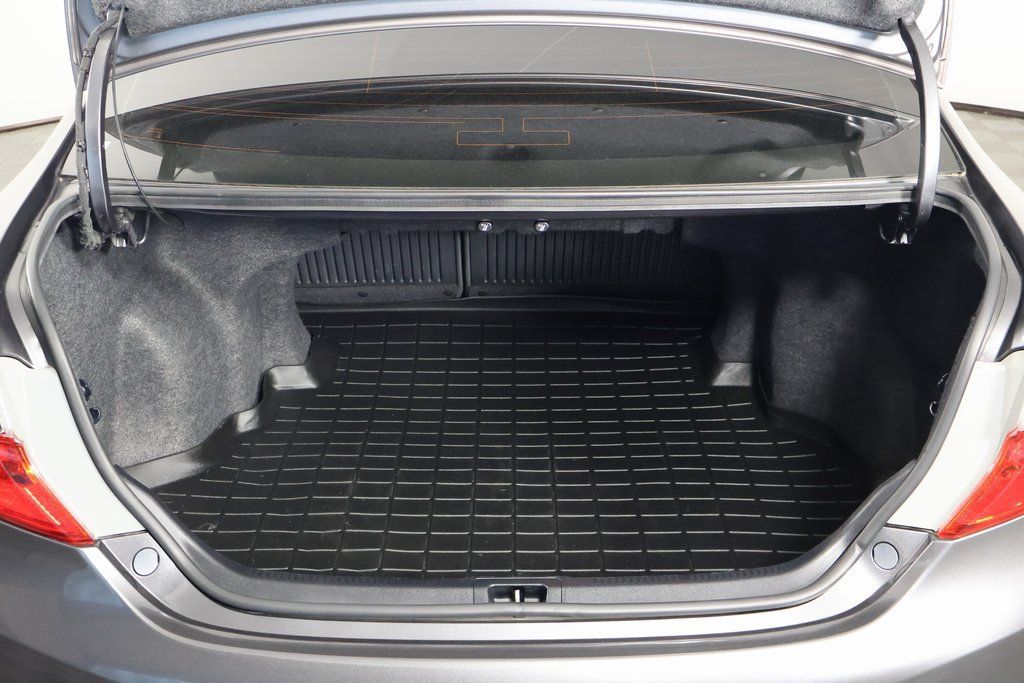 Used 2013 Toyota Camry SE FWD image 14