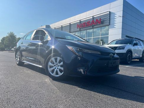 Used 2024 Toyota Corolla LE FWD image 3