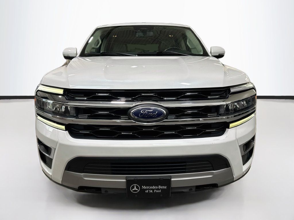 Used 2022 Ford Expedition Max Limited AWD/4WD image 2