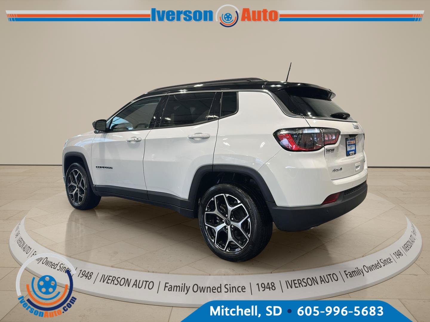 Used 2025 Jeep Compass Limited AWD/4WD image 5