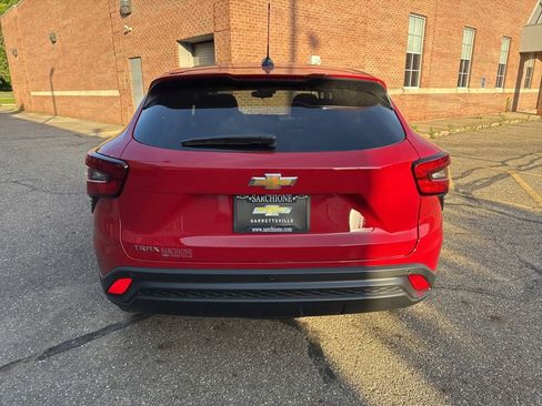 New 2026 Chevrolet Trax LS w/ LS Convenience Package FWD image 6
