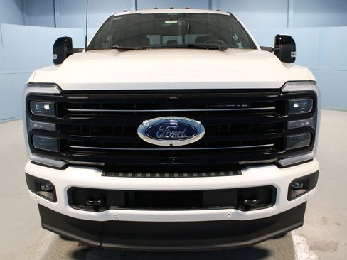 New 2025 Ford F250 Platinum image 28