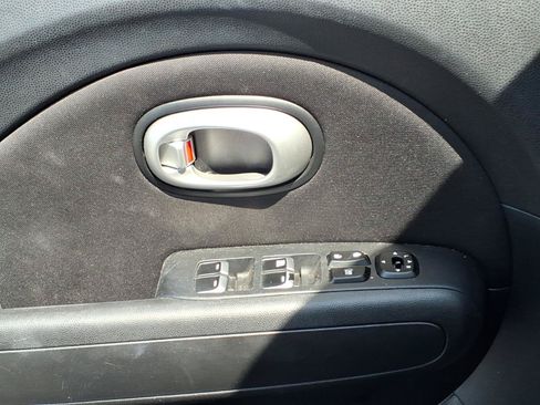 Used 2017 Kia Soul FWD image 23