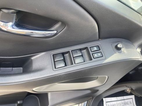 Used 2022 Nissan Frontier SV image 17