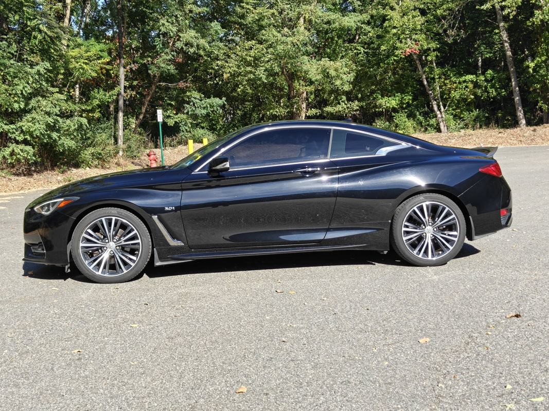 Used 2018 INFINITI Q60 3.0t Luxe w/ Sensory Package 3.0T Luxe AWD/4WD image 7
