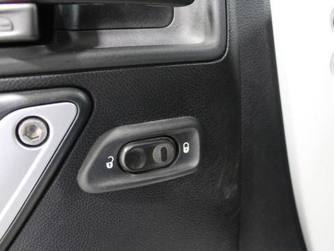 Used 2012 Jeep Wrangler Rubicon w/ PWR Convenience Group image 7