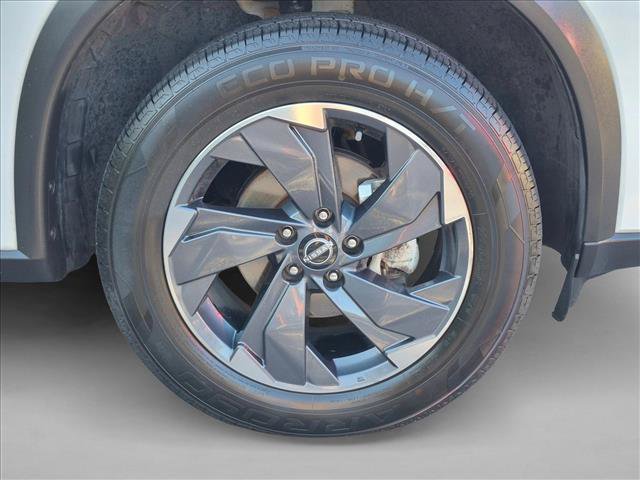 Used 2024 Nissan Rogue SV FWD image 21