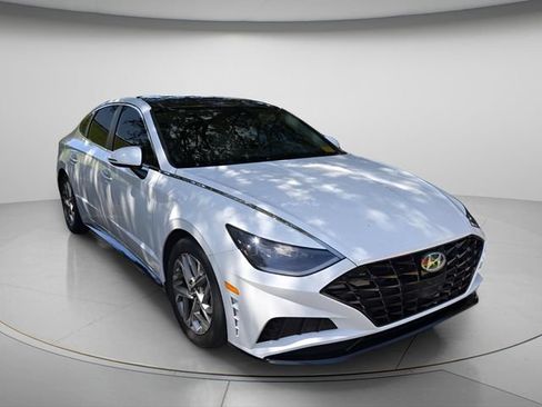 Used 2023 Hyundai Sonata SEL w/ Convenience Package FWD image 4