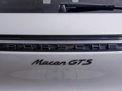 Certified 2025 Porsche Macan GTS image 11