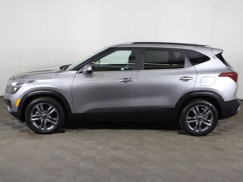 Used 2023 Kia Seltos S w/ Navigation Package image 16