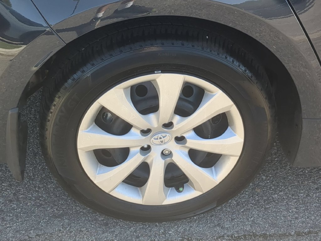 Used 2026 Toyota Corolla LE FWD image 13