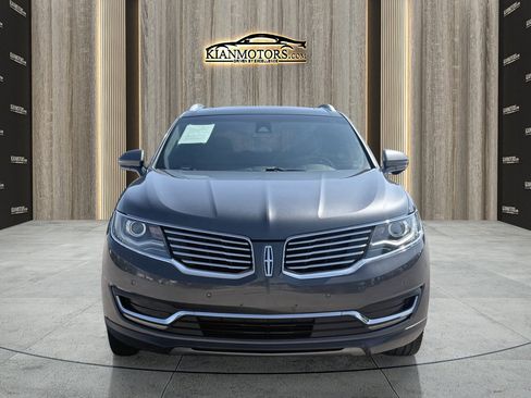 Used 2017 Lincoln MKX Reserve w/ Driver Assistance Package image 4