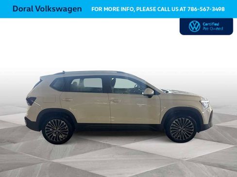 Used 2025 Volkswagen Taos SE image 9