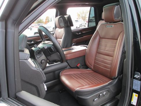 Used 2023 GMC Yukon Denali Ultimate image 21