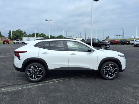 New 2025 Chevrolet Trax RS w/ Driver Confidence Package image 2