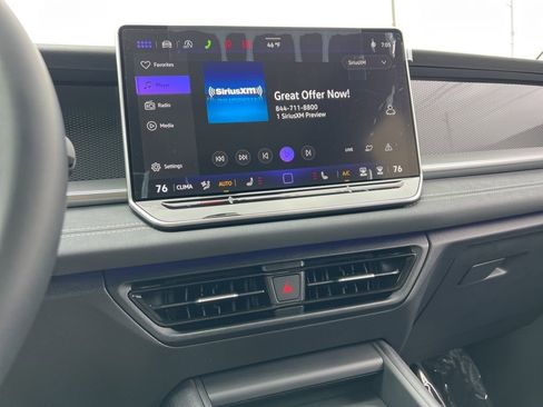 New 2026 Volkswagen Tiguan SE image 20